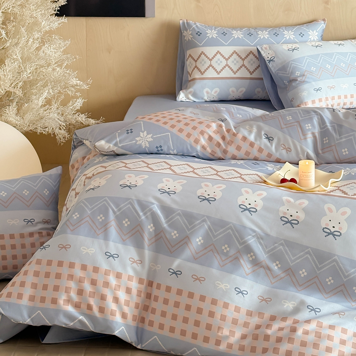 91家纺网 家纺一手货源 找家纺 卧趣家纺 2026新款纯棉四件套高级100Pro全棉贡缎卡通四件套 花仙兔