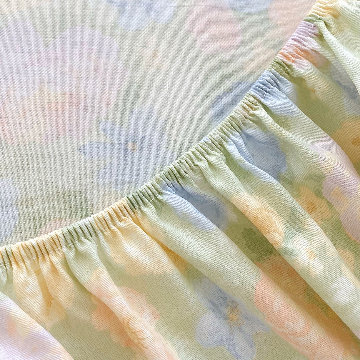 91家纺网 家纺一手货源 找家纺 金丝兔 2026新款纯棉印花单品床笠系列 栀子花语