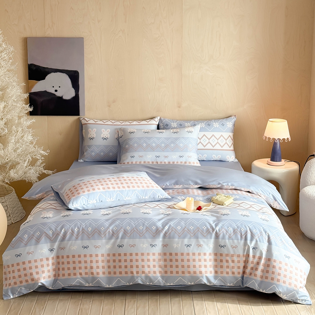 91家纺网 家纺一手货源 找家纺 卧趣家纺 2026新款纯棉四件套高级100Pro全棉贡缎卡通四件套 花仙兔