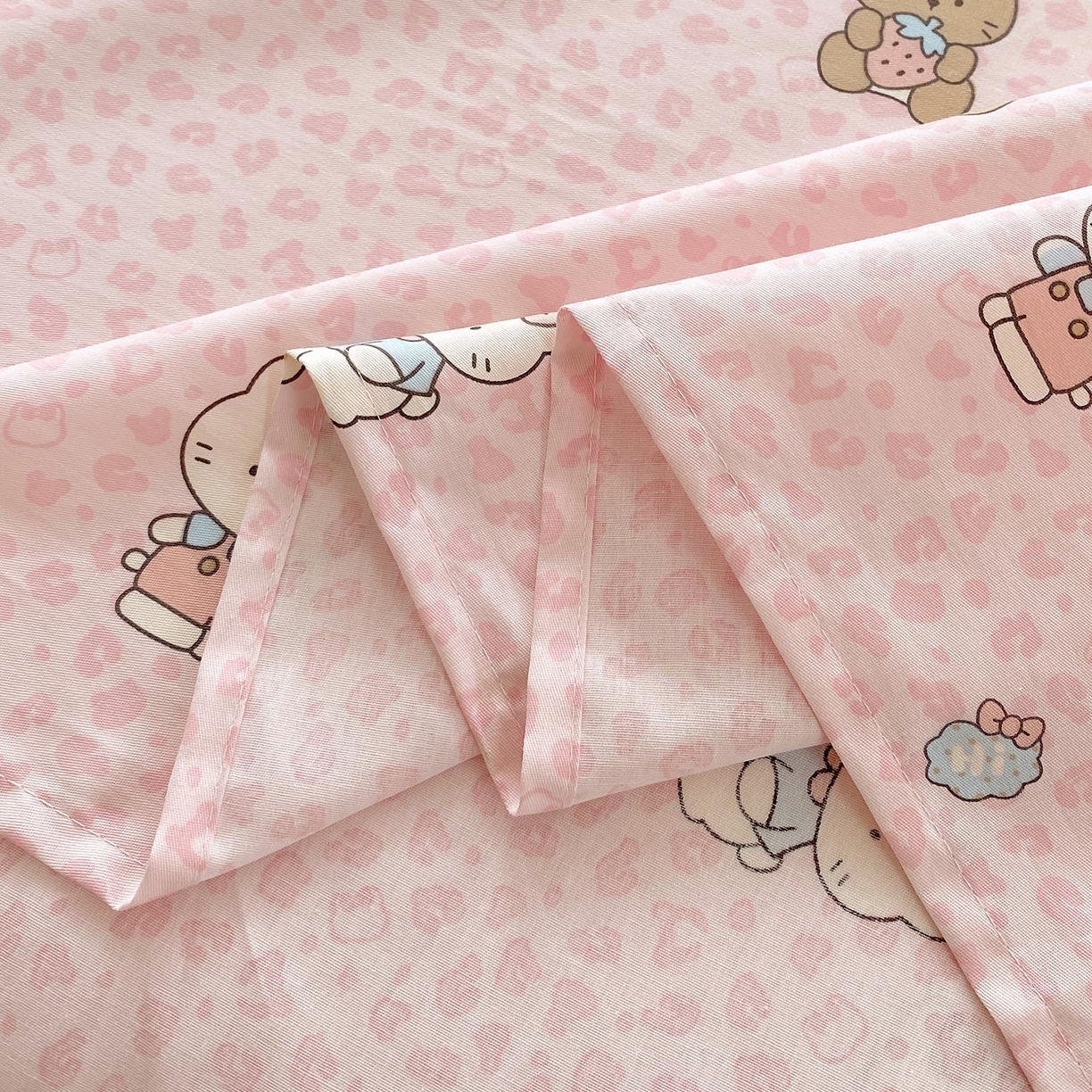 91家纺网 家纺一手货源 找家纺 金丝兔 2026新款纯棉印花单品床单系列 布偶假期