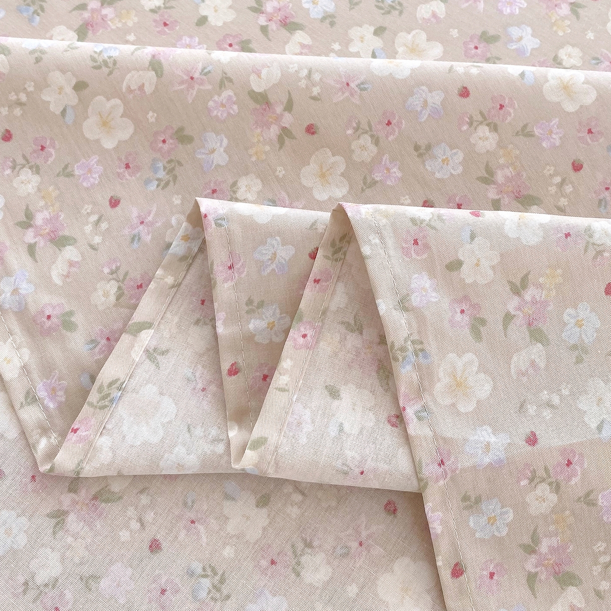 91家纺网 家纺一手货源 找家纺 金丝兔 2026新款纯棉印花单品床单系列 春野苍兰