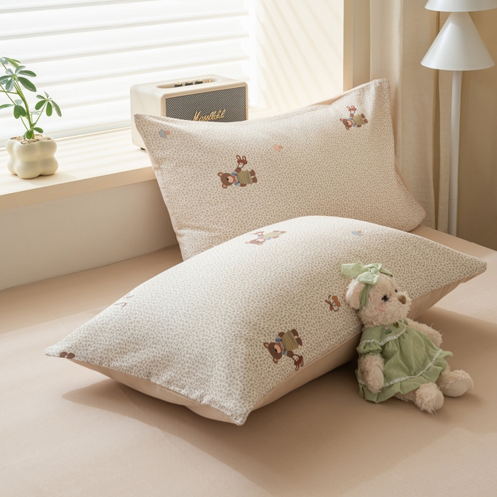 91家纺网 家纺一手货源 找家纺 雯雨家纺 2026新款A类全棉有氧双层纱单枕套 全棉双层纱枕套-朱迪熊-米