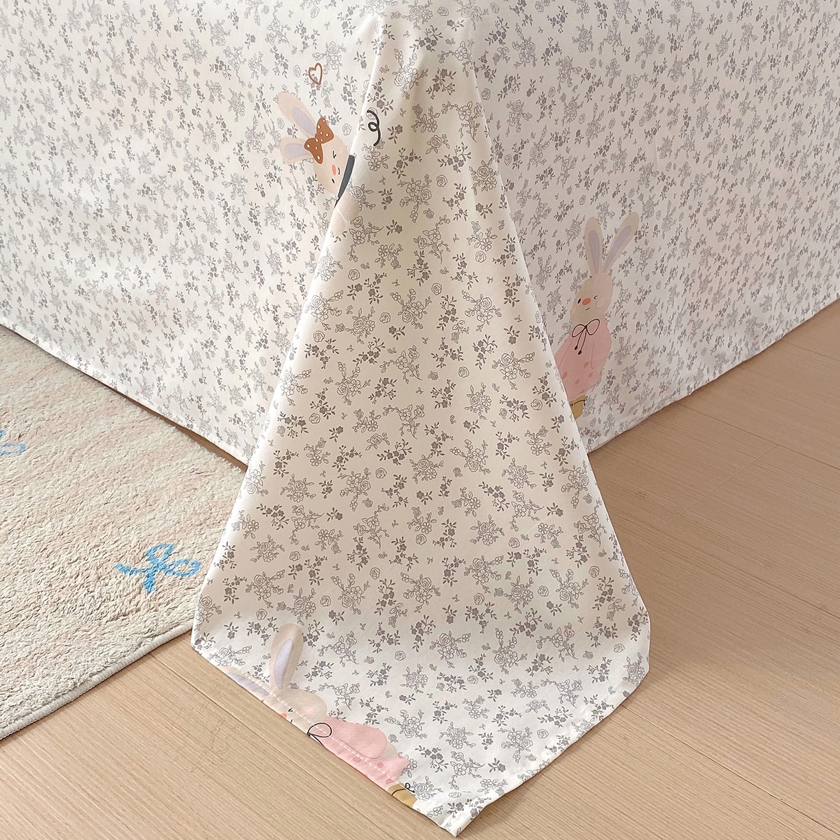 91家纺网 家纺一手货源 找家纺 金丝兔 2026新款纯棉印花单品床单系列 吉吉兔