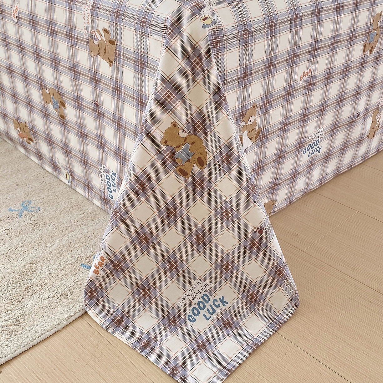 91家纺网 家纺一手货源 找家纺 金丝兔 2026新款纯棉印花单品床单系列 星点漫语