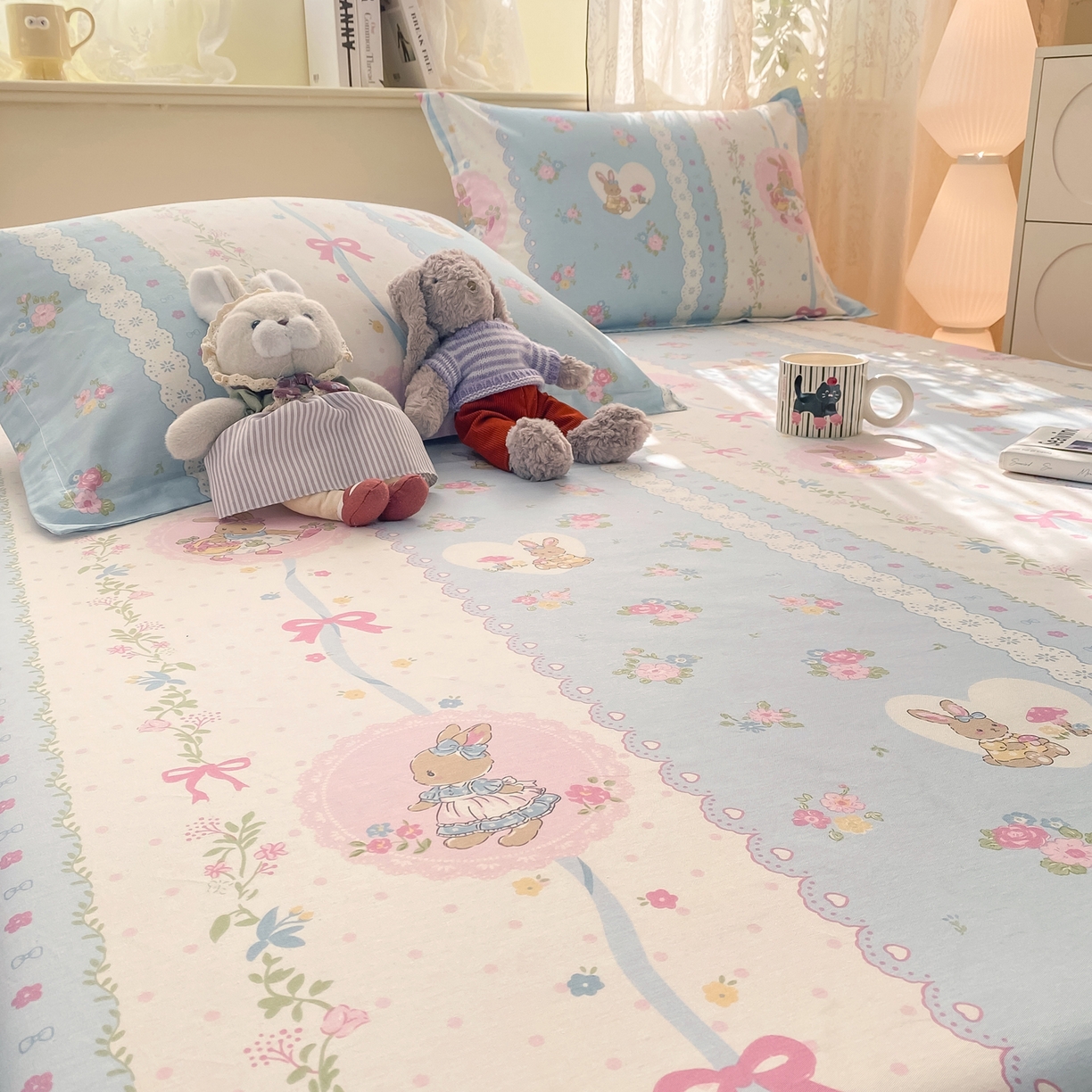 91家纺网 家纺一手货源 找家纺 花梦欣 2026新款全棉印花单品系列-单床笠 花丛兔兰