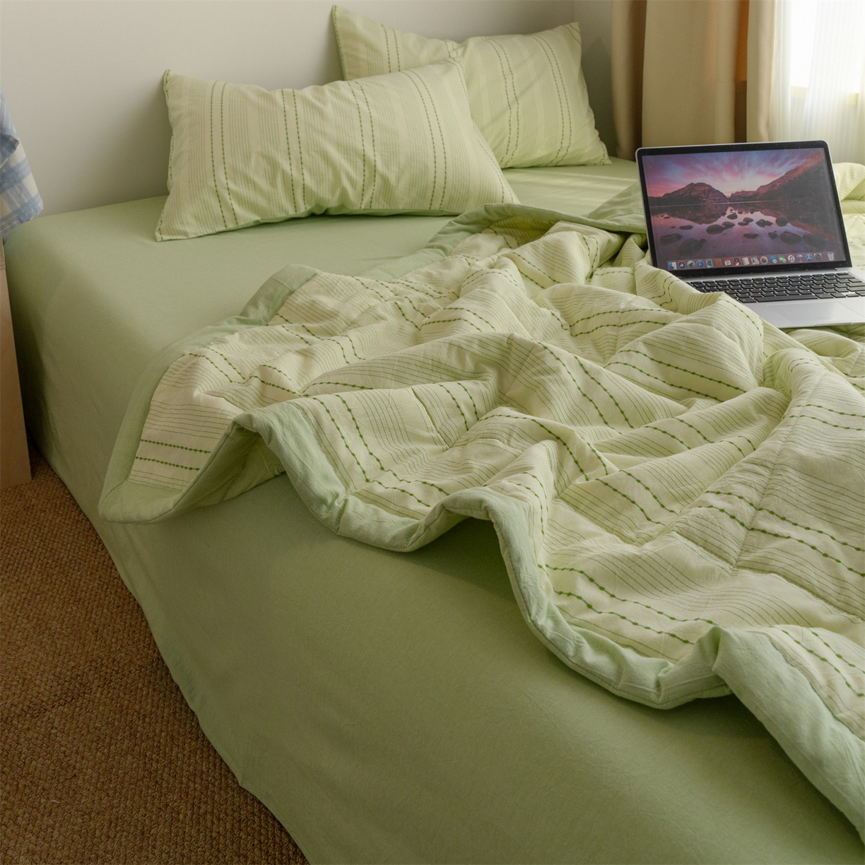 91家纺网 家纺一手货源 找家纺 被窝家纺 2026新款米粒提花全棉水洗棉新疆棉花夏被夏凉被空调被四件套 米粒-嫩绿