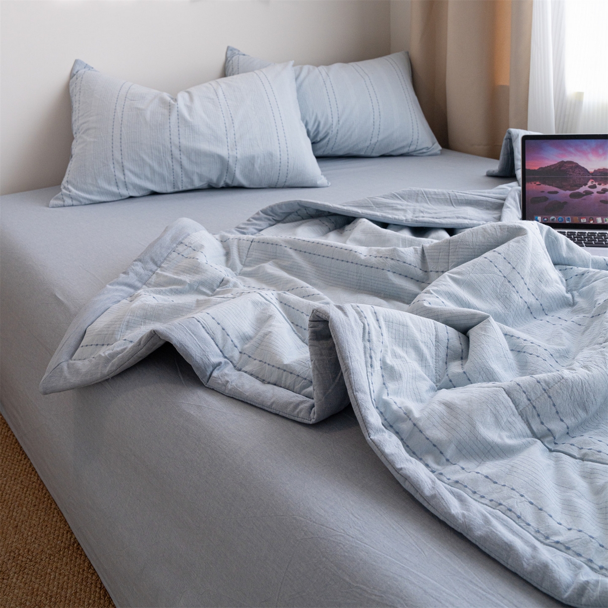 91家纺网 家纺一手货源 找家纺 被窝家纺 2026新款米粒提花全棉水洗棉新疆棉花夏被夏凉被空调被四件套 米粒-天蓝