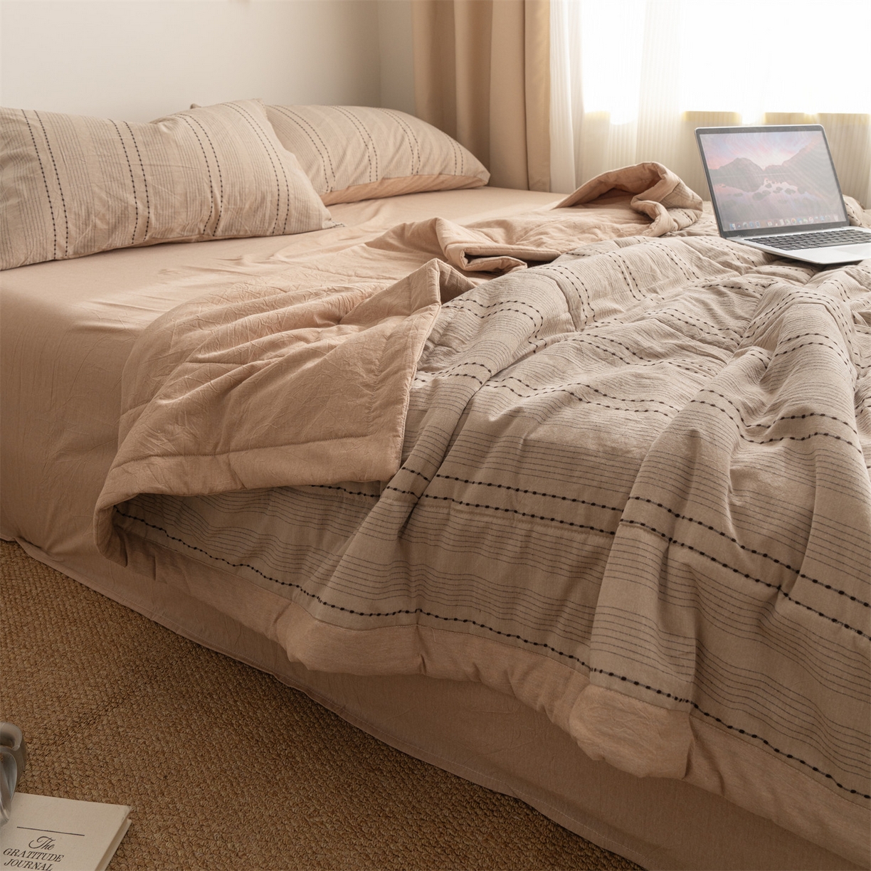 91家纺网 家纺一手货源 找家纺 被窝家纺 2026新款米粒提花全棉水洗棉新疆棉花夏被夏凉被空调被四件套 米粒-卡其