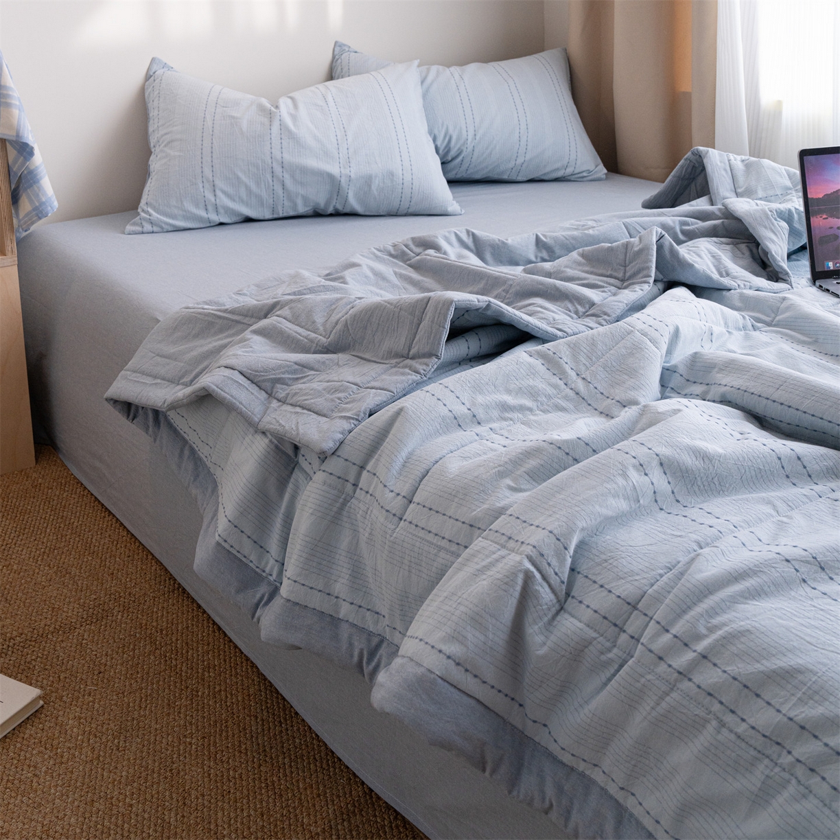 91家纺网 家纺一手货源 找家纺 被窝家纺 2026新款米粒提花全棉水洗棉新疆棉花夏被夏凉被空调被四件套 米粒-天蓝