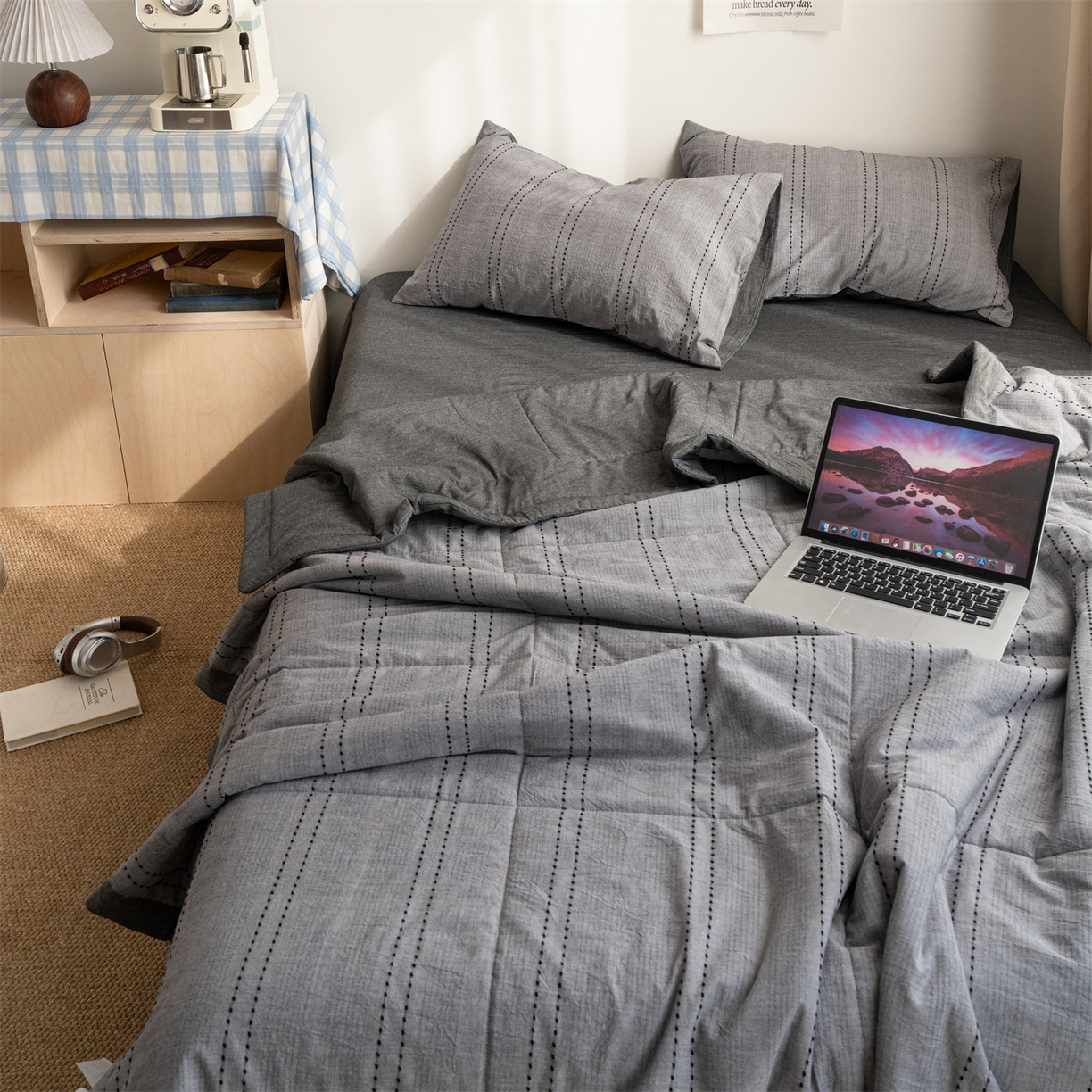 91家纺网 家纺一手货源 找家纺 被窝家纺 2026新款米粒提花全棉水洗棉新疆棉花夏被夏凉被空调被四件套 米粒-炭灰