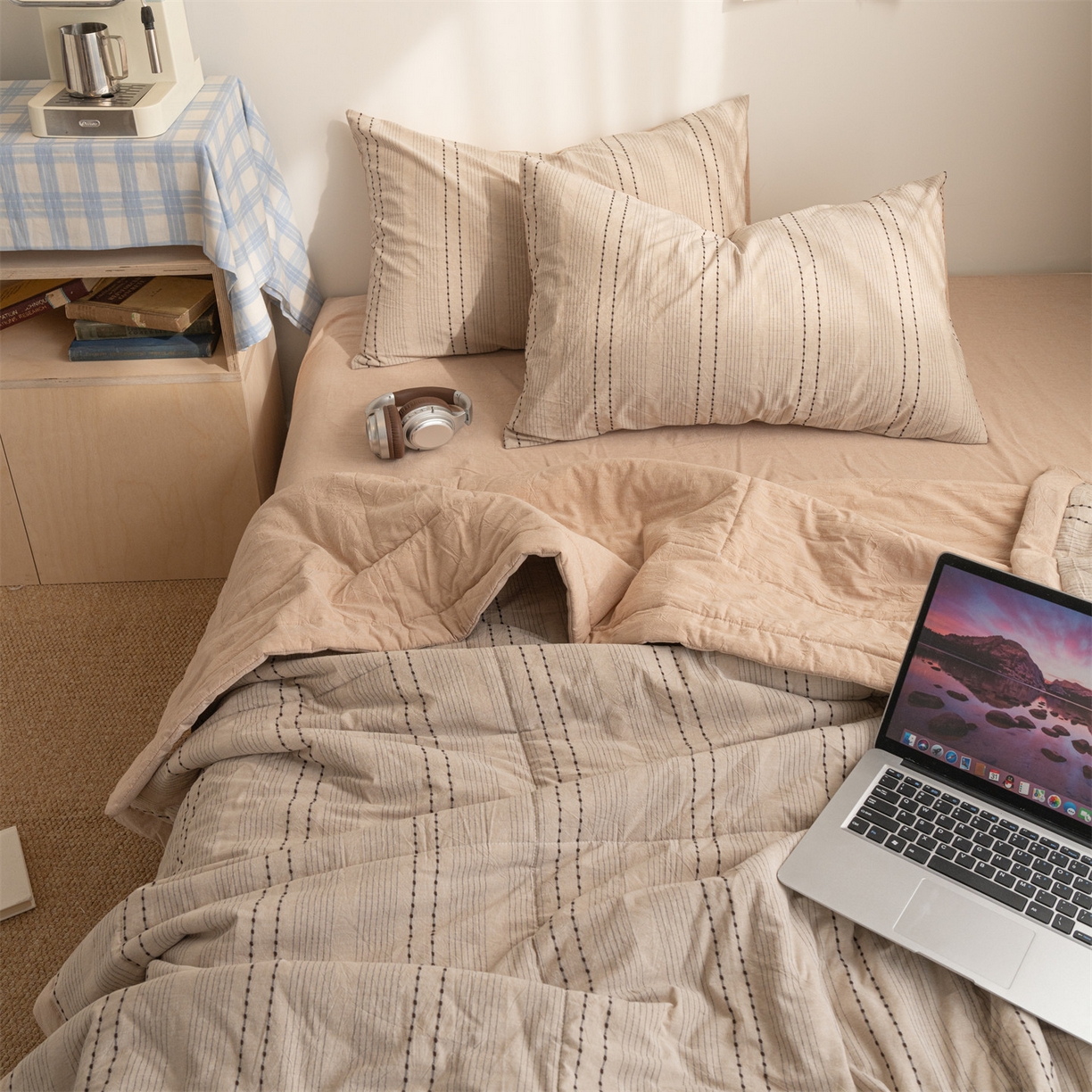 91家纺网 家纺一手货源 找家纺 被窝家纺 2026新款米粒提花全棉水洗棉新疆棉花夏被夏凉被空调被四件套 米粒-卡其