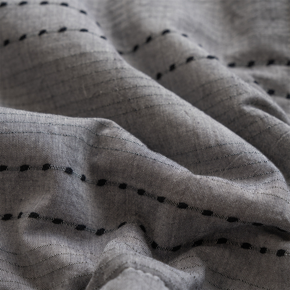 91家纺网 家纺一手货源 找家纺 被窝家纺 2026新款米粒提花全棉水洗棉新疆棉花夏被夏凉被空调被四件套 米粒-炭灰