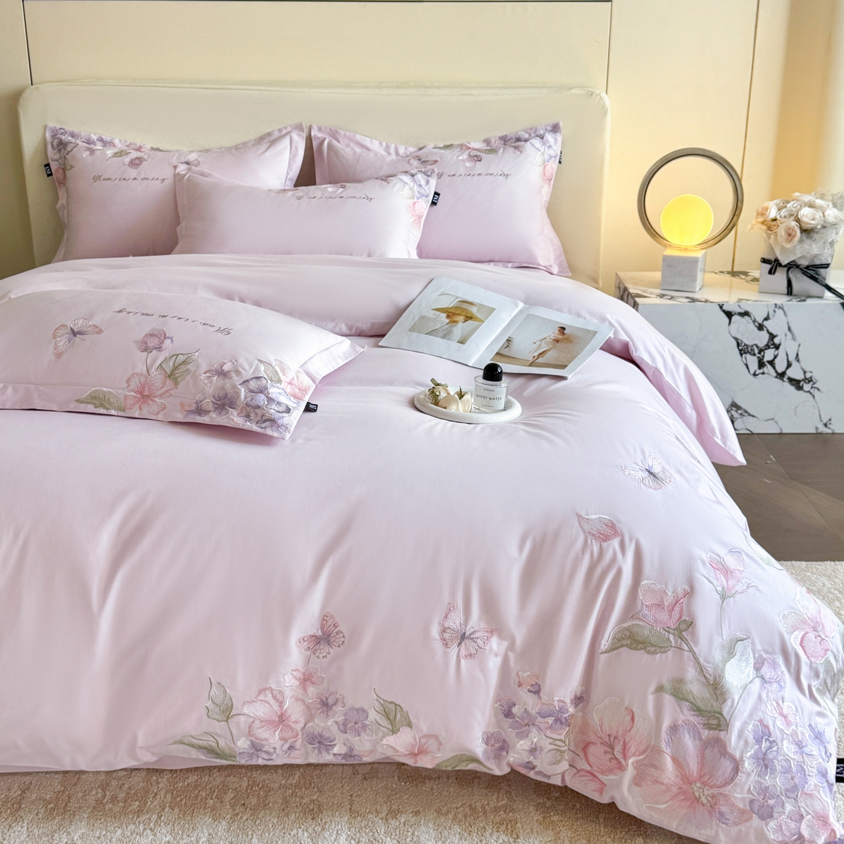 91家纺网 家纺一手货源 找家纺 乐美家纺 2026新款春夏新品全棉刺绣悦璟系列四件套 悦璟（微微粉）
