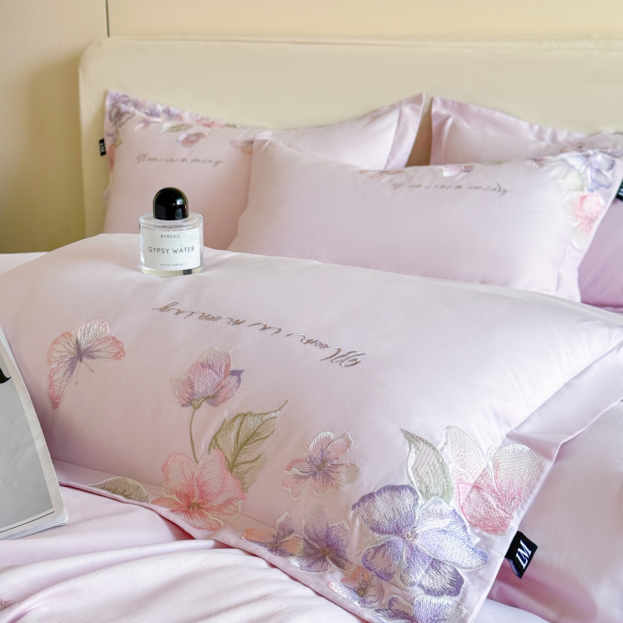 91家纺网 家纺一手货源 找家纺 乐美家纺 2026新款春夏新品全棉刺绣悦璟系列四件套 悦璟（微微粉）