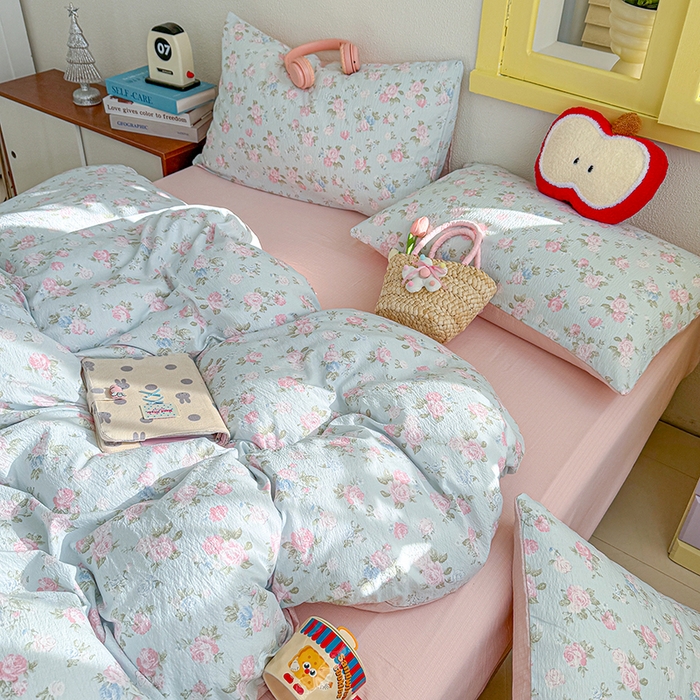 91家纺网 家纺一手货源 找家纺 云玲时尚 2026新款云感双层纱印花四件套 春日限定