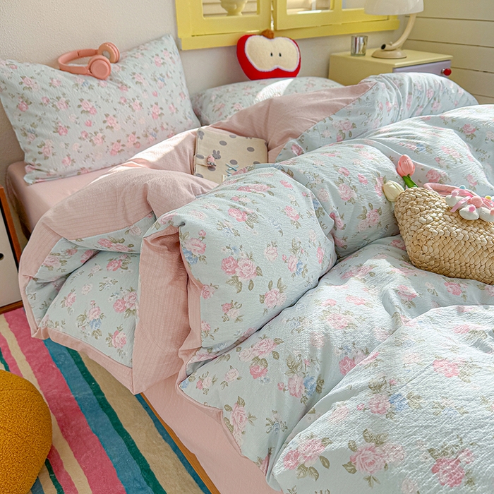 91家纺网 家纺一手货源 找家纺 云玲时尚 2026新款云感双层纱印花四件套 春日限定