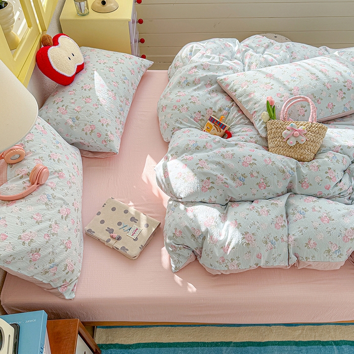 91家纺网 家纺一手货源 找家纺 云玲时尚 2026新款云感双层纱印花四件套 春日限定