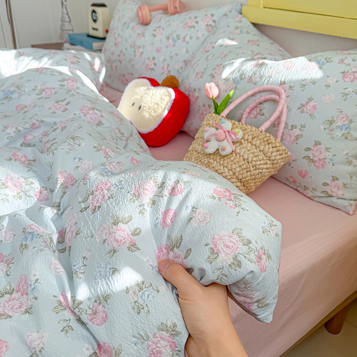 91家纺网 家纺一手货源 找家纺 云玲时尚 2026新款云感双层纱印花四件套 春日限定