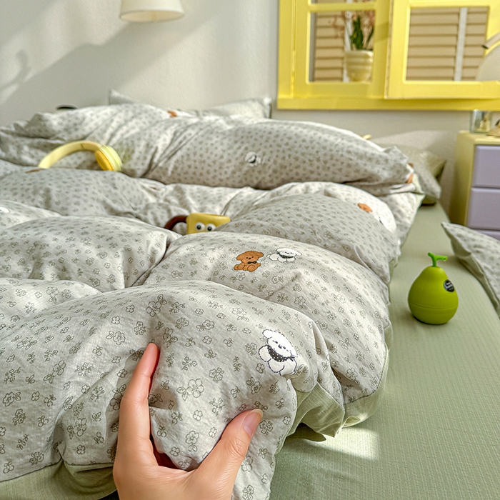 91家纺网 家纺一手货源 找家纺 云玲时尚 2026新款云感双层纱印花四件套 点点小狗