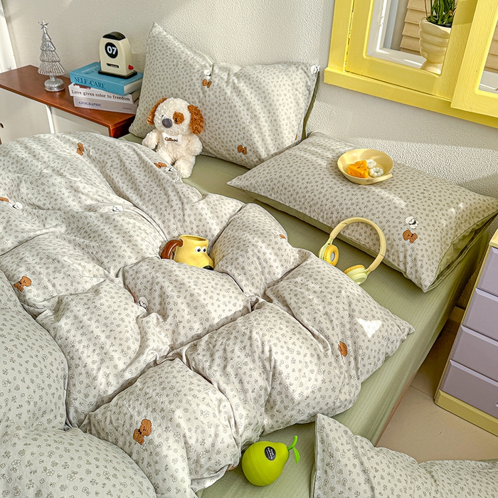 91家纺网 家纺一手货源 找家纺 云玲时尚 2026新款云感双层纱印花四件套 点点小狗