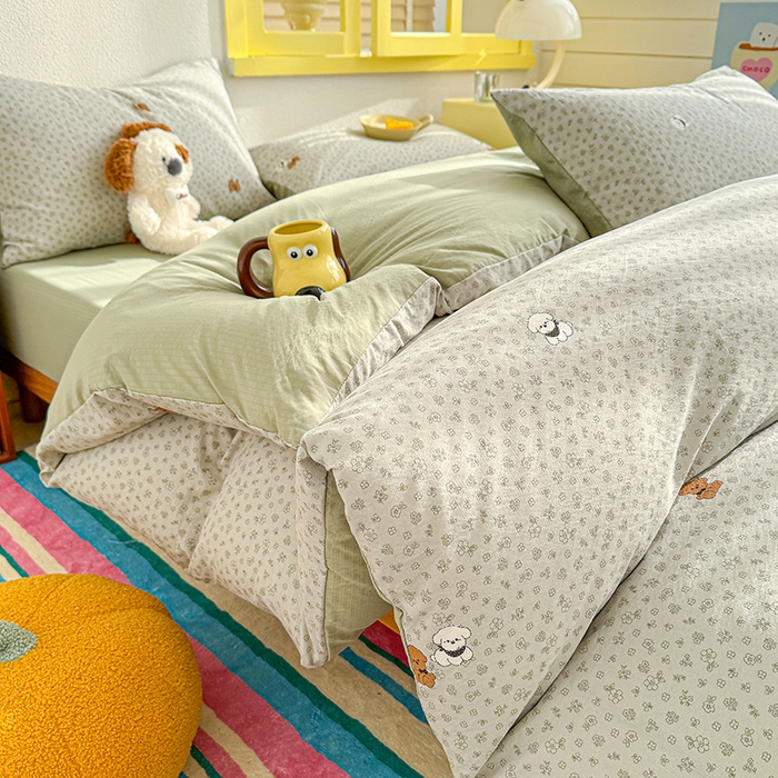 91家纺网 家纺一手货源 找家纺 云玲时尚 2026新款云感双层纱印花四件套 点点小狗