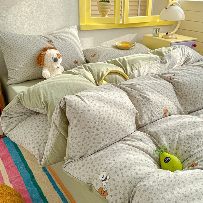 91家纺网 家纺一手货源 找家纺 云玲时尚 2026新款云感双层纱印花四件套 点点小狗