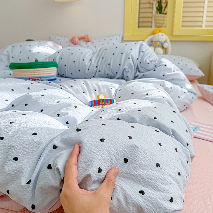 91家纺网 家纺一手货源 找家纺 云玲时尚 2026新款云感双层纱印花四件套 海盐甜心