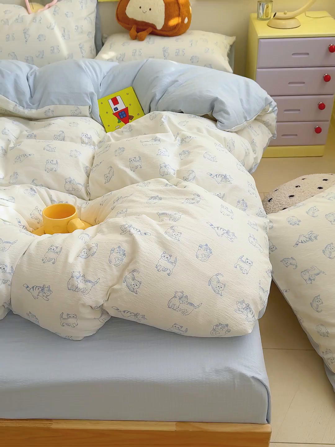 91家纺网 家纺一手货源 找家纺 云玲时尚 2026新款云感双层纱印花四件套 韩范小猫