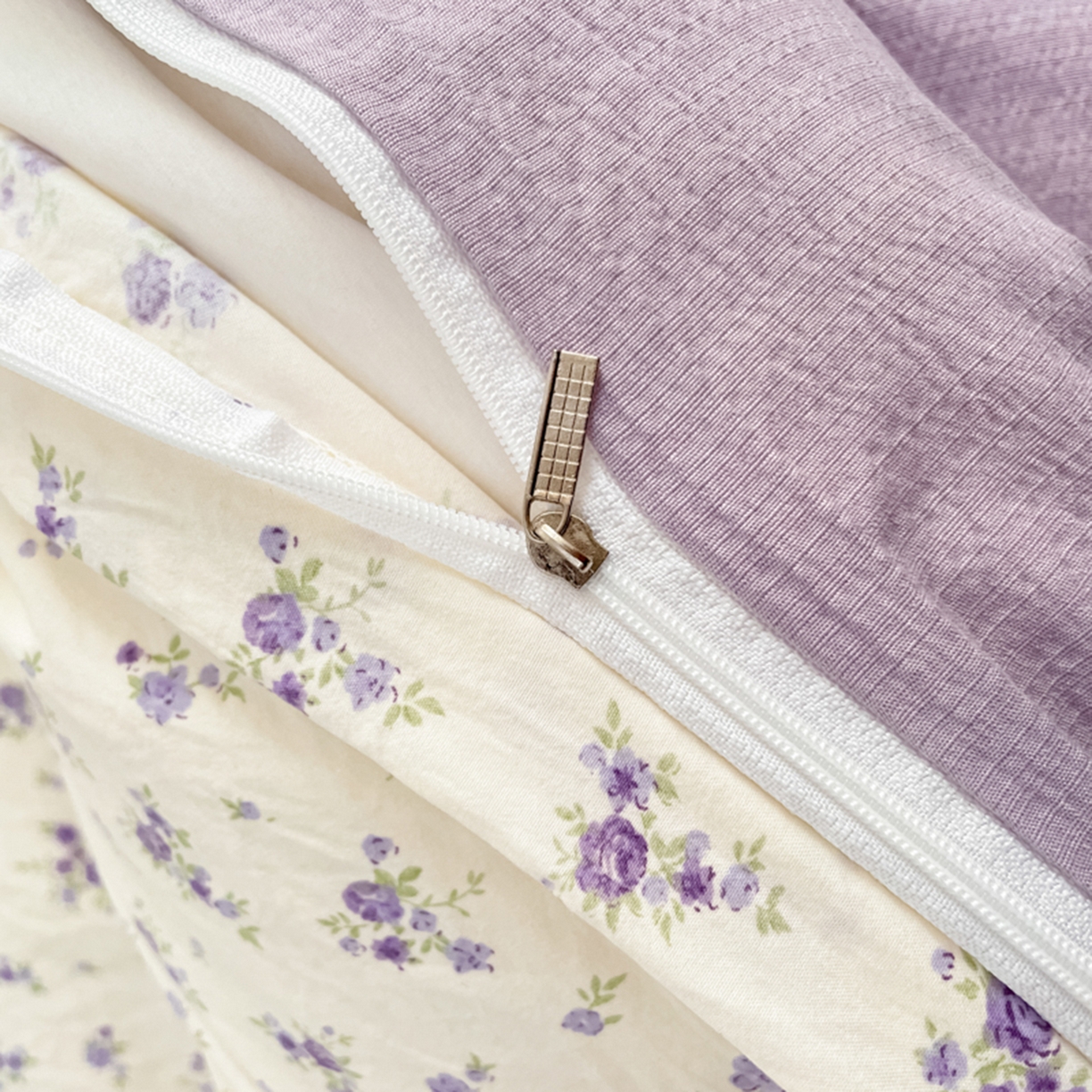 91家纺网 家纺一手货源 找家纺 云玲时尚 2026新款古法水洗仿棉云感纱四件套 花集小兔