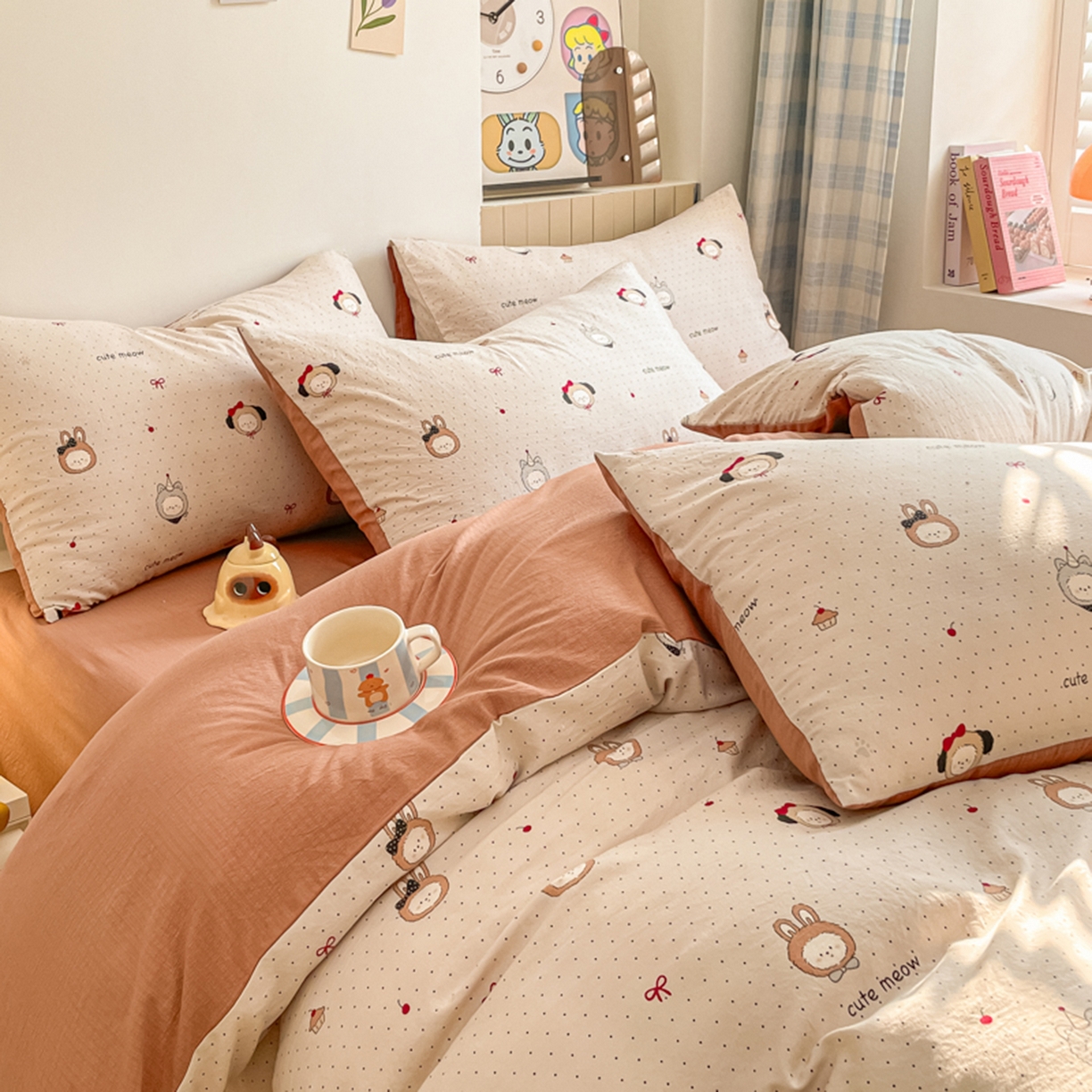 91家纺网 家纺一手货源 找家纺 云玲时尚 2026新款古法水洗仿棉云感纱四件套 焦糖LABUBU