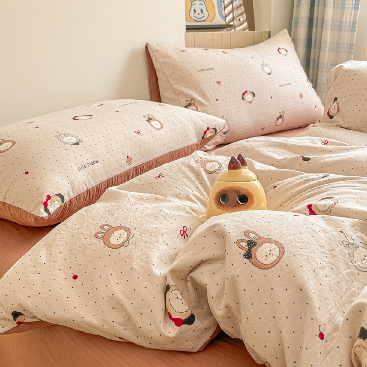 91家纺网 家纺一手货源 找家纺 云玲时尚 2026新款古法水洗仿棉云感纱四件套 焦糖LABUBU