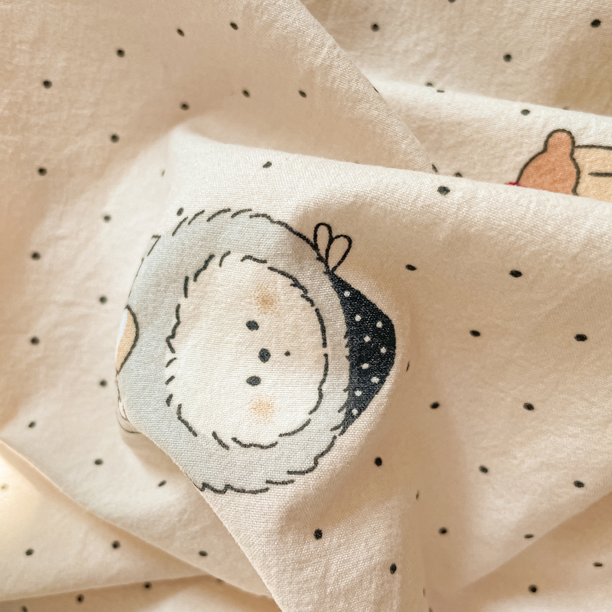 91家纺网 家纺一手货源 找家纺 云玲时尚 2026新款古法水洗仿棉云感纱四件套 焦糖LABUBU