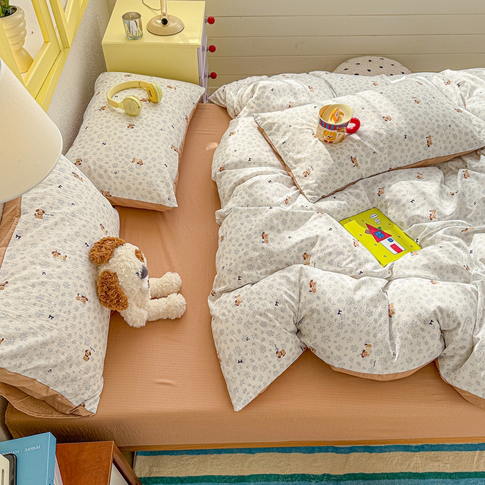 91家纺网 家纺一手货源 找家纺 云玲时尚 2026新款云感双层纱印花四件套 花花腊肠狗