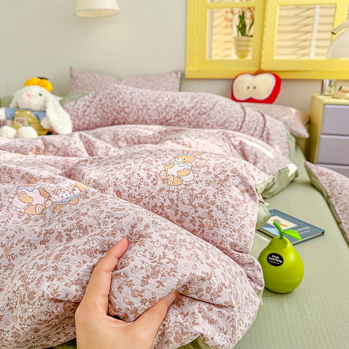 91家纺网 家纺一手货源 找家纺 云玲时尚 2026新款云感双层纱印花四件套 花与兔