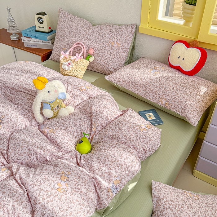 91家纺网 家纺一手货源 找家纺 云玲时尚 2026新款云感双层纱印花四件套 花与兔