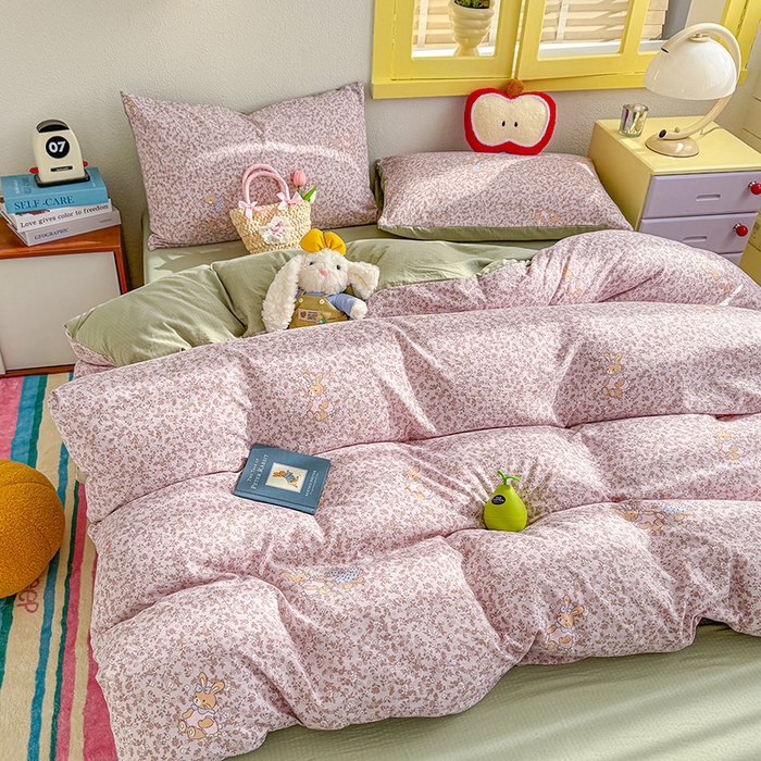 91家纺网 家纺一手货源 找家纺 云玲时尚 2026新款云感双层纱印花四件套 花与兔