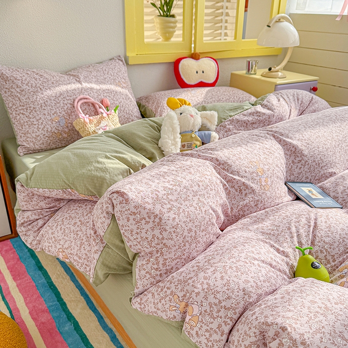 91家纺网 家纺一手货源 找家纺 云玲时尚 2026新款云感双层纱印花四件套 花与兔