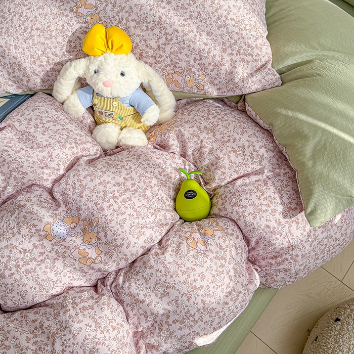 91家纺网 家纺一手货源 找家纺 云玲时尚 2026新款云感双层纱印花四件套 花与兔