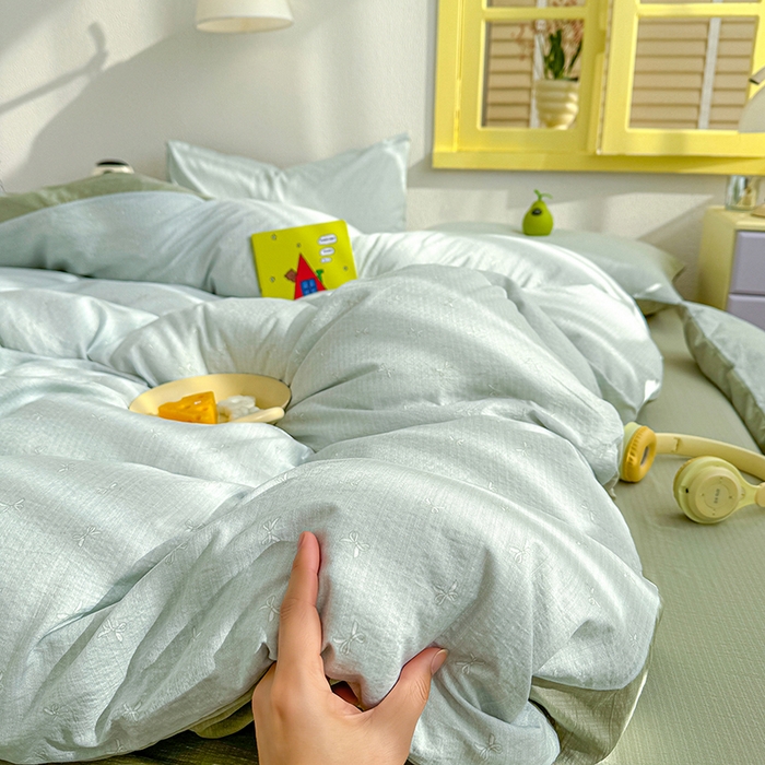 91家纺网 家纺一手货源 找家纺 云玲时尚 2026新款云感双层纱印花四件套 简夏