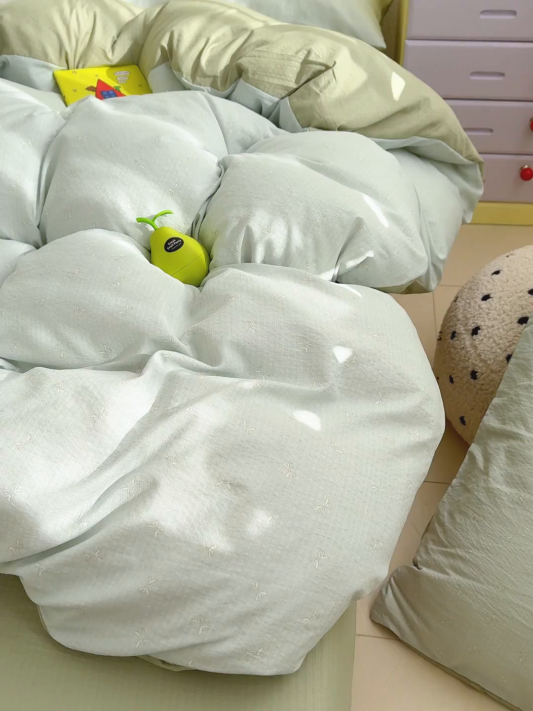 91家纺网 家纺一手货源 找家纺 云玲时尚 2026新款云感双层纱印花四件套 简夏