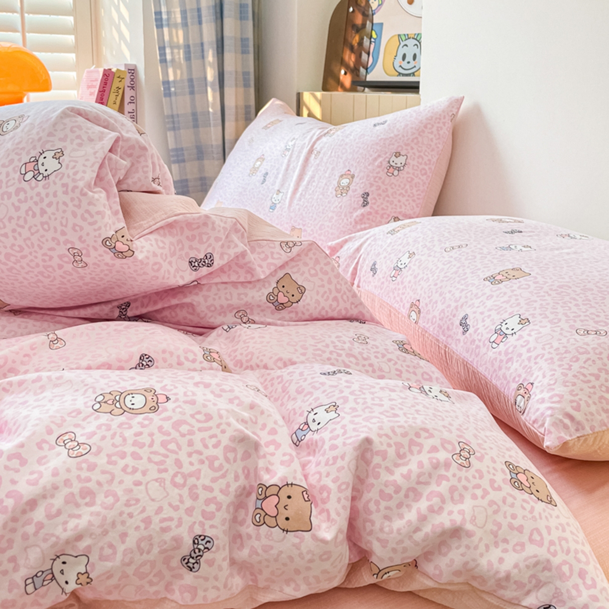 91家纺网 家纺一手货源 找家纺 云玲时尚 2026新款古法水洗仿棉云感纱四件套 俏皮豹纹-kt-粉