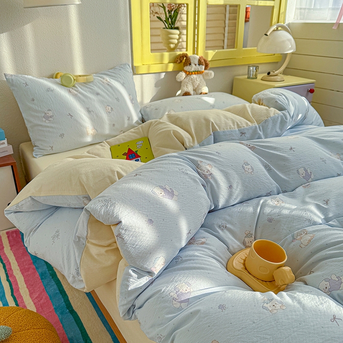 91家纺网 家纺一手货源 找家纺 云玲时尚 2026新款云感双层纱印花四件套 蓝蓝小奶狗