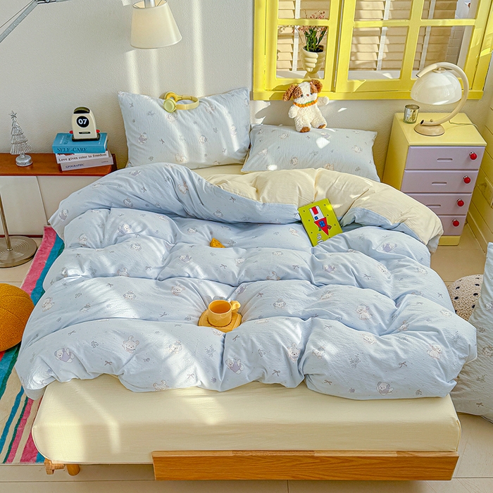 91家纺网 家纺一手货源 找家纺 云玲时尚 2026新款云感双层纱印花四件套 蓝蓝小奶狗