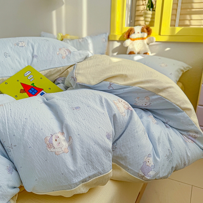 91家纺网 家纺一手货源 找家纺 云玲时尚 2026新款云感双层纱印花四件套 蓝蓝小奶狗