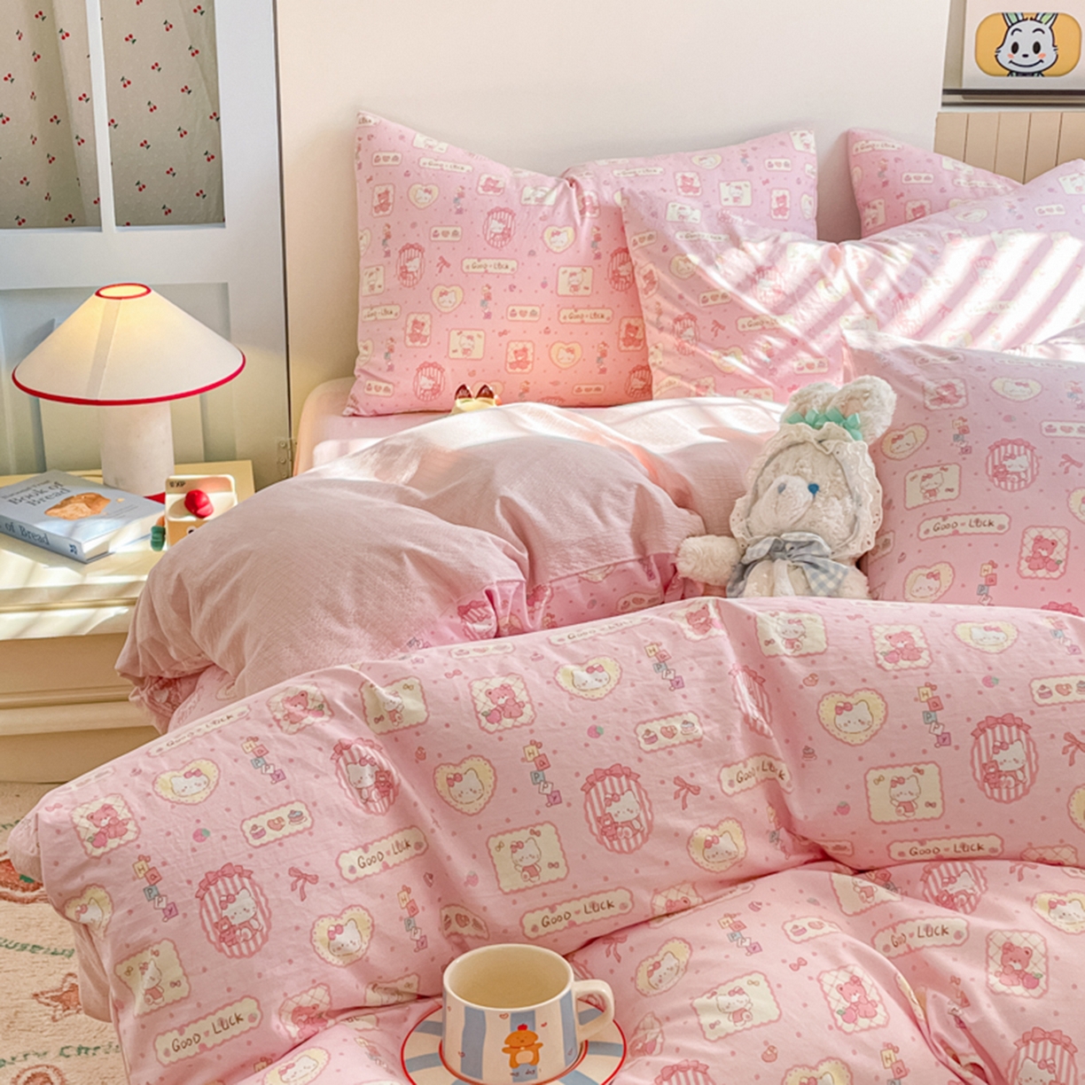 91家纺网 家纺一手货源 找家纺 云玲时尚 2026新款古法水洗仿棉云感纱四件套 甜品小猫