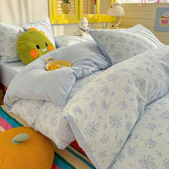 91家纺网 家纺一手货源 找家纺 云玲时尚 2026新款云感双层纱印花四件套 蓝萱