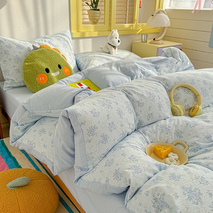 91家纺网 家纺一手货源 找家纺 云玲时尚 2026新款云感双层纱印花四件套 蓝萱