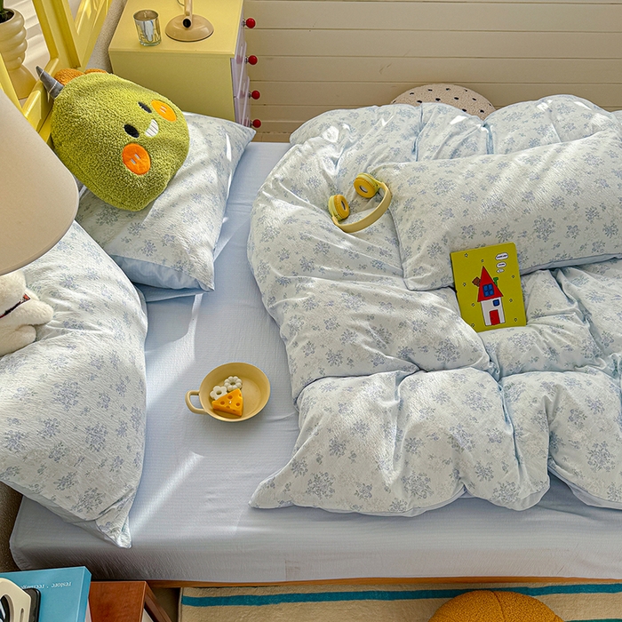 91家纺网 家纺一手货源 找家纺 云玲时尚 2026新款云感双层纱印花四件套 蓝萱