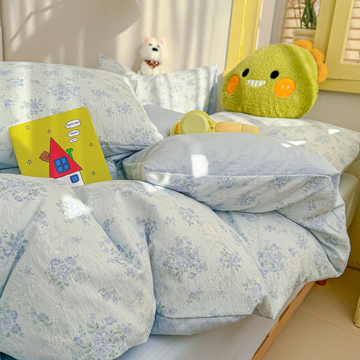 91家纺网 家纺一手货源 找家纺 云玲时尚 2026新款云感双层纱印花四件套 蓝萱