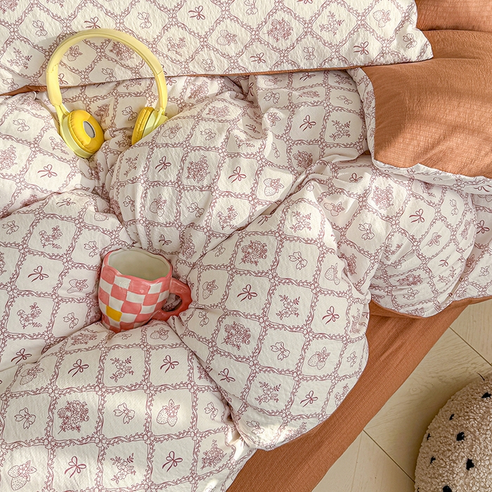 91家纺网 家纺一手货源 找家纺 云玲时尚 2026新款云感双层纱印花四件套 曼塔庄园